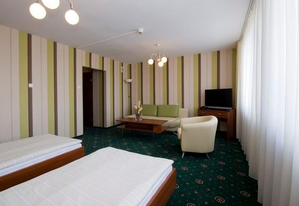 Hotel Naramowice פוזנן מראה חיצוני תמונה